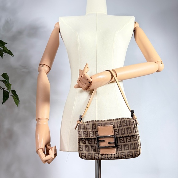 Fendi Baguette Brown Logo Shoulder Bag - Picture 8 of 9